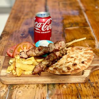 Menú souvlaki de cerdo