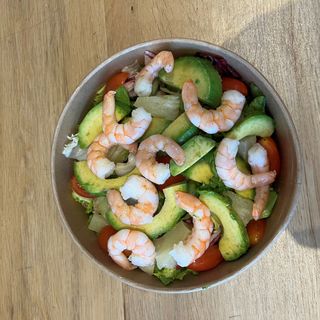 Ensalada Gambas Y Aguacate