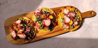 Taco de pulpo y chile chipotle