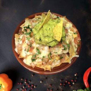 Nachos con Guacamole.