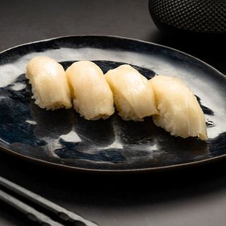 22.- Nigiri Pez Mantequilla (4 Pzs.)