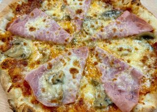 Pizza Prosciutto e Fungi Ø 30cm