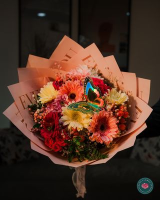 BLUSHING LOVE BOUQUET