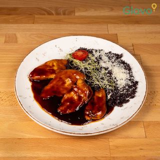 Пилешки филенца в терияки сос и черен ориз (350г)