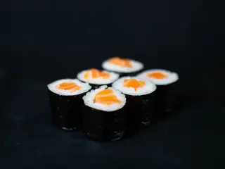 Hosomaki łosoś 6 szt. (120g)
