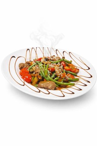 Теплий салат з телятиною