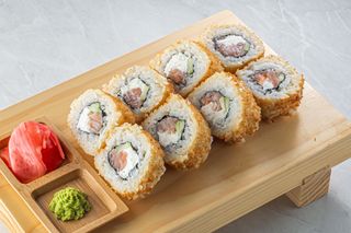 Hot roll s lososom 300g
