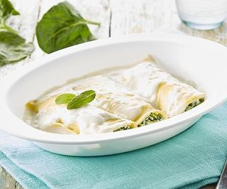 Canelloni s ricottom i bešamelom