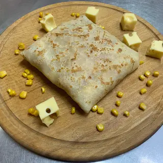 Млинець з куркою, сиром та грибами