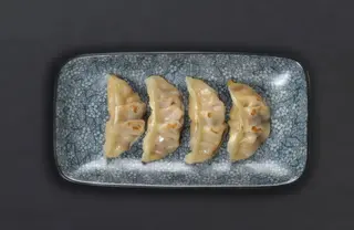 5C. Gyozas de cerdo (5 pzs.)