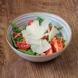 Rukola cherry paradajz parmesan salata