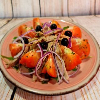 Ensalada De Tomate Y Ventresca De Atún