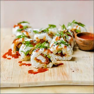 19-Uramaki De Pollo (8 Pzs.)