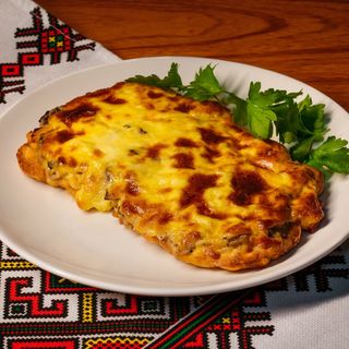 Schnitzel with cheese and mushrooms