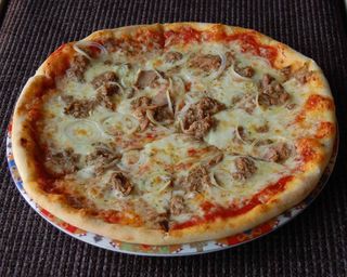 Pizza Di Tonno