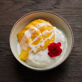 Mango sticky rice
