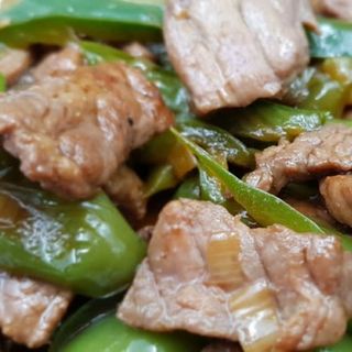 Ternera Con Pimientos Verdes