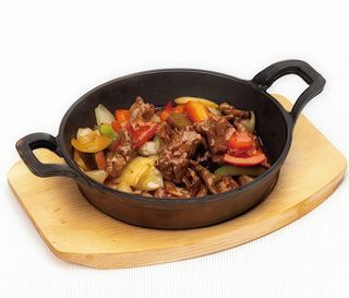 Ternera con salsa de pimienta negra