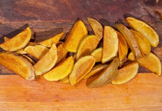 Cartofi Wedges În Coajă