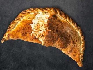 Calzone Cuatro Quesos