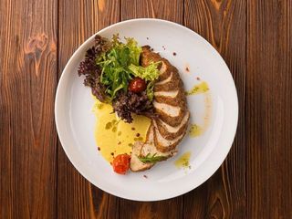 Куряче філе у солодовий скоринці (240g)