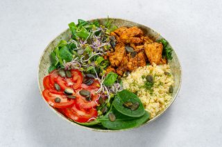 Bowl z grillowanym kurczakiem