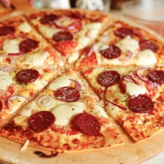 პიცა პეპერონი საშვალო