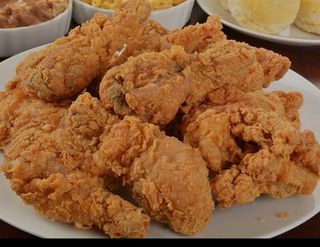 Pollo Frito Con Patatas Y Bebida (3 Pzs.)