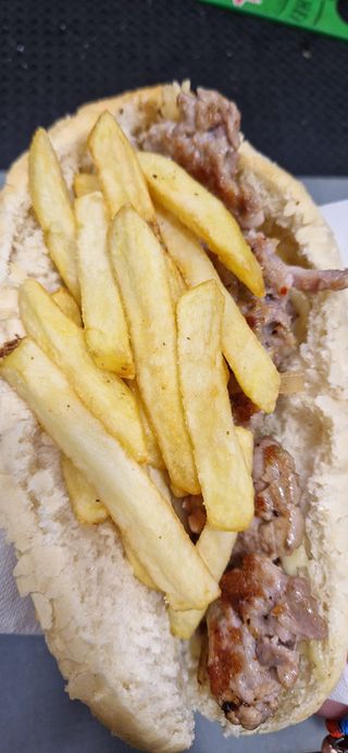 Panino salsiccia e patatine