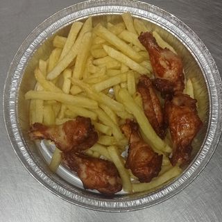 Alitas De Pollo con patatas