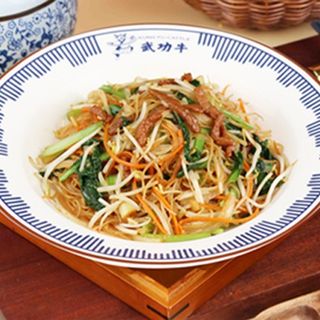 Fideo de arroz con ternera