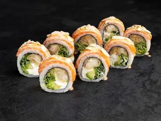 Salmon Blaze Roll 8szt (330g)