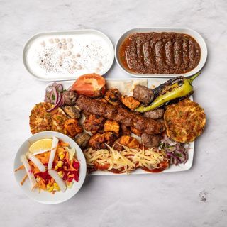 Mešani Kebab za Dve Osobe