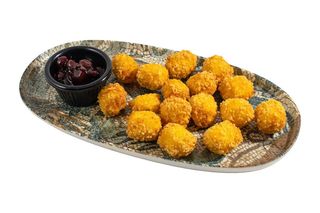 Сиренца в хрупкава панировка със сладко от вишни (200г)