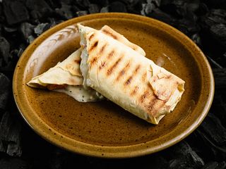 Лаваш з сиром Сулугуні, томатом та кінзою (230g)