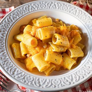 Rigatone Zucca Rossa e guanciale croccante