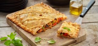 Empanada Casera De Atún Con Pisto