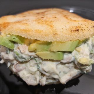 Arepa Reina Pepeada, en honor a Susana Dujim, 1º Miss Mundo venezolana