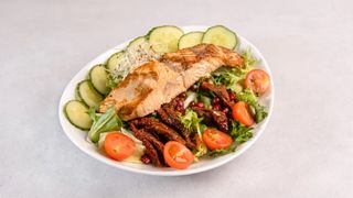 Sałatka z łososiem