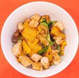 Теплый салат с курицей