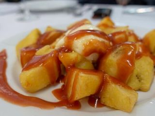Ración De Patatas Bravas