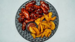 Krilca slatko ljuta sa začinskim krompirom