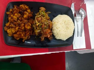 Demi Poulet Sauté +Attiéké + Alloco