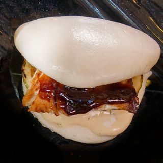 Бао бън с филе от лаврак