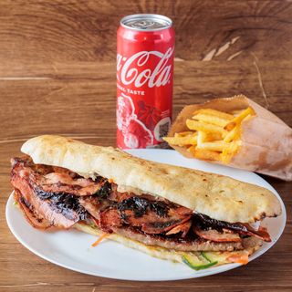 Šiš sir slanina 230g + pomfrit 125g + Coca-Cola limenka 0.33l