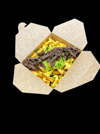 STEAK GUACAMOLE LOADED FRIES 400G