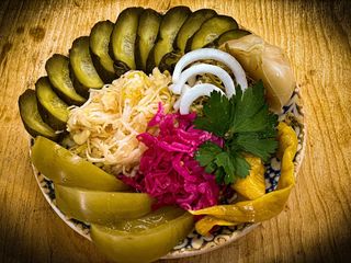 მწნილის ასორტი