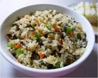 Arroz Frito Con Verduras Aromáticas