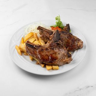 Teleći kotlet s pomfritom