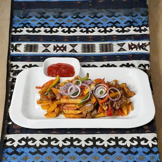 Фри с мясом (390г)